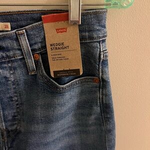 New with tags Levi